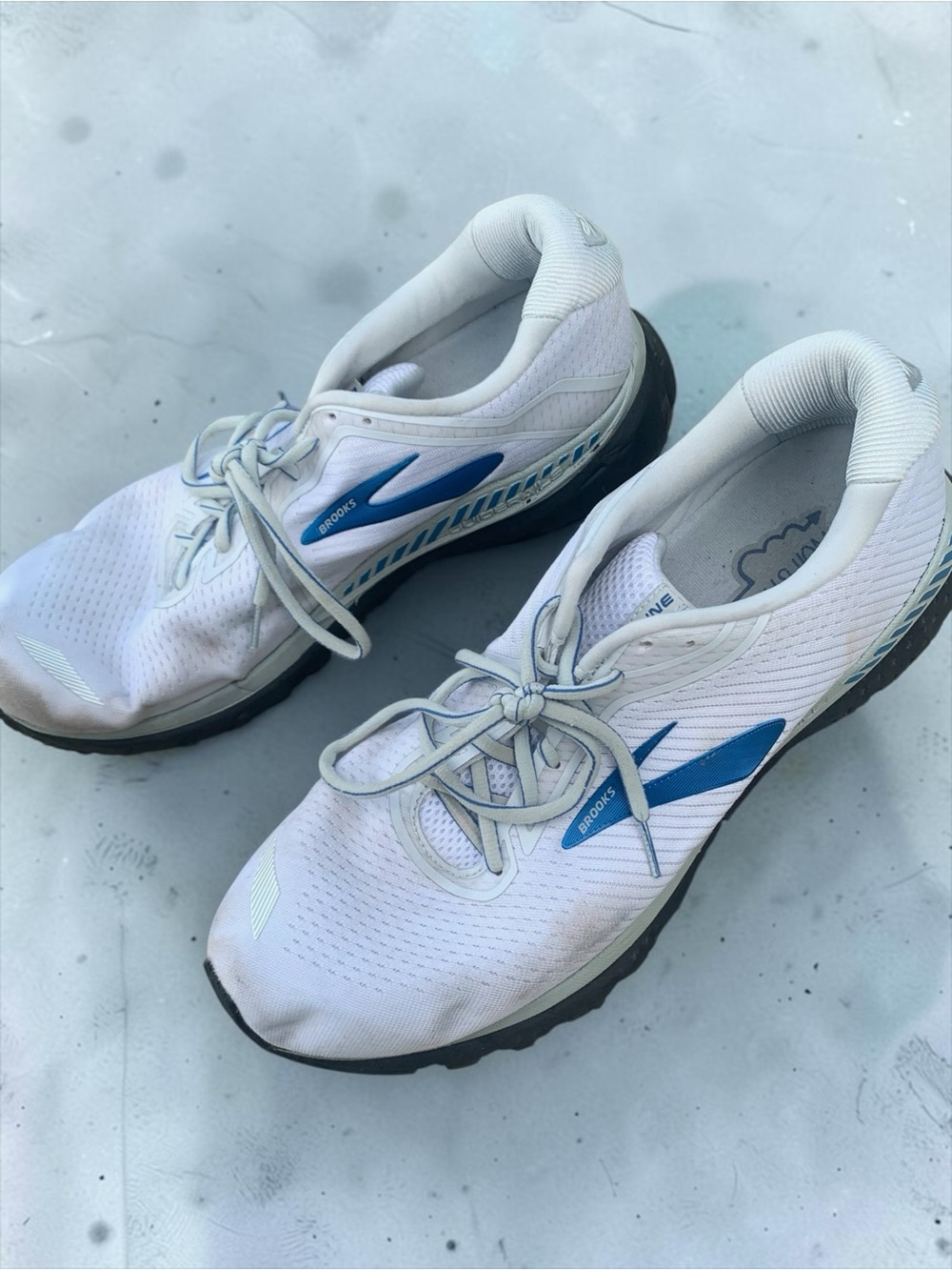 Brooks Men’s Adrenaline GTE 20 Running Sneakers Size 14